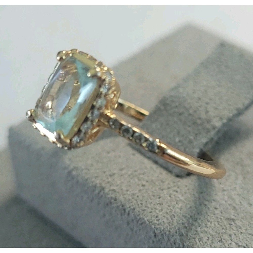 Size 7 Gold Tone Aqua Emerald Cut Solitaire Ring Clear Rhinestone Accents 1.3mm